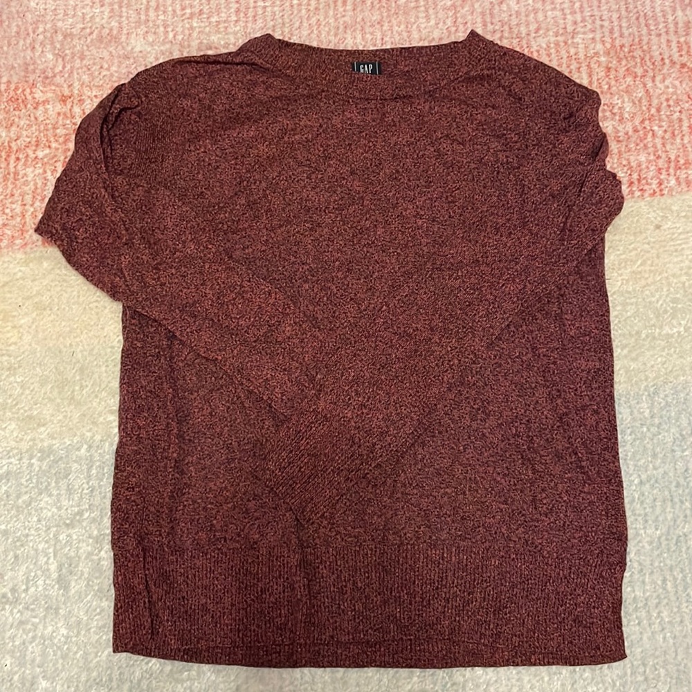 Gap sweater
